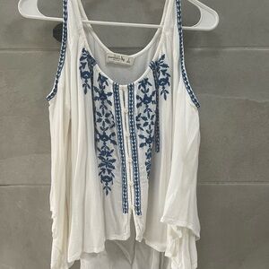 Abercrombie & Fitch White Blouse with Blue Embroidery
